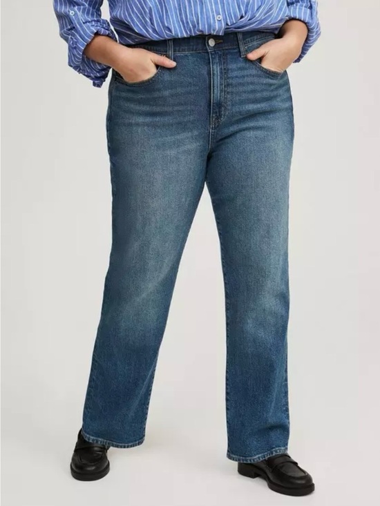 torrid Denim - torrid High Rise Straight-Leg Elastic Waist Denim Jeans in Medium Wash Blue